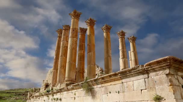 Ruínas romanas na cidade jordaniana de Jerash (Gerasa da Antiguidade), capital e maior cidade de Jerash Governorate, Jordânia — Vídeo de Stock