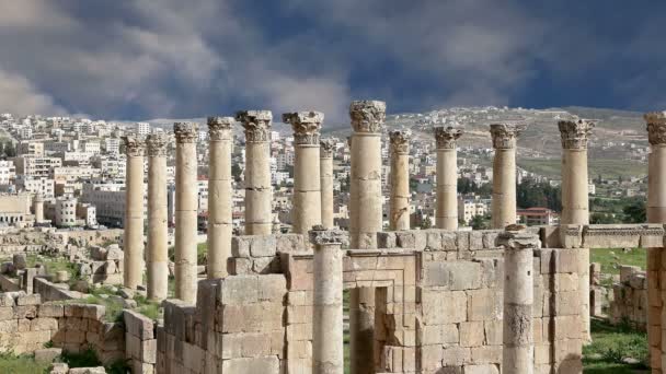 Római kori Gerasza az ókorban, a Jordániai városban, fővárosa és legnagyobb városa, a kormányzóság jerash, Jordánia — Stock videók