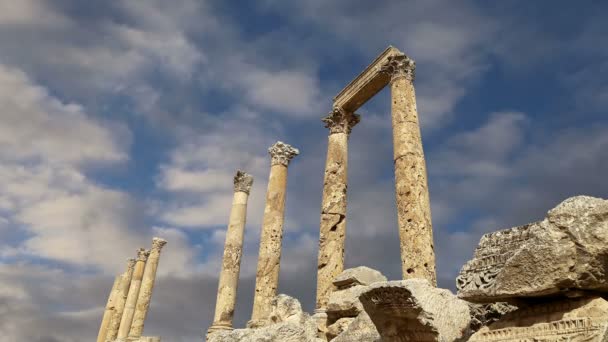 Ρωμαϊκά ευρήματα στην πόλη της jerash (ΓΕΡΑΣΑ της αρχαιότητας), Ιορδανίας, πρωτεύουσα και μεγαλύτερη πόλη της jerash Κυβερνείο, Ιορδανία — Αρχείο Βίντεο