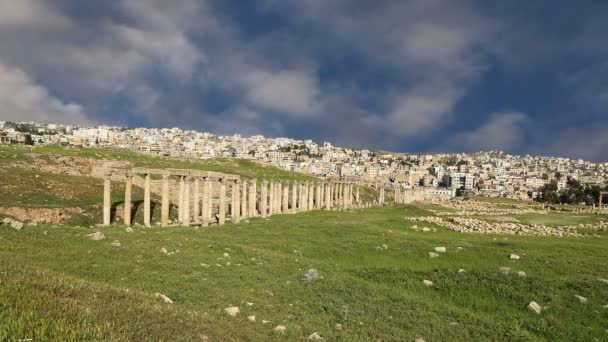 Ruinas romanas en la ciudad jordana de Jerash (Gerasa de la Antigüedad), capital y ciudad más grande de la gobernación de Jerash, Jordania — Vídeos de Stock