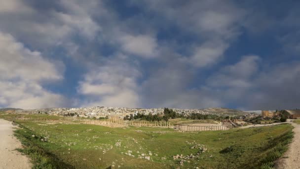 Reruntuhan Romawi di kota Yordania Jerash (Gerasa dari Zaman Kuno), ibukota dan kota terbesar Kegubernuran Jerash, Yordania — Stok Video