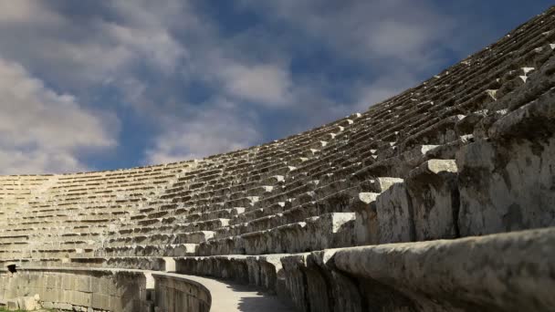 Amfitheater in jerash (gerasa uit de oudheid), de hoofdstad en grootste stad van het gouvernement jerash, jordan — Stockvideo