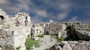 Amman şehir yerler--eski Roma kale tepe, jordan