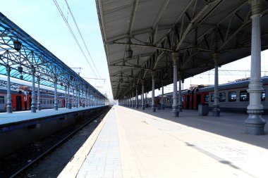 Yaroslavsky tren istasyonu, Moskova, Rusya - Moskova Komsomolskaya Meydanı'nda yer alan, dokuz ana tren istasyonları biridir. Dokuz Moskova İstasyon tüm yüksek yolcu işlem hacmi vardır