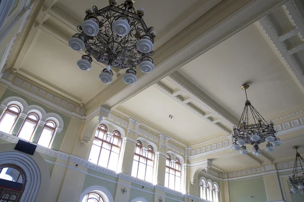 L'interno della stazione ferroviaria di Rizhsky (Rizhsky vokzal, Riga station) è una delle nove principali stazioni ferroviarie di Mosca, in Russia. Fu costruito nel 1901. — Foto Stock