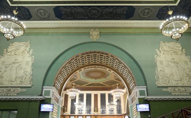 İç Kiyevskaya tren istasyonu (Kiyevsky demiryolu terminali, Kievskiy vokzal) - Moskova, Rusya'nın dokuz ana tren istasyonları biridir