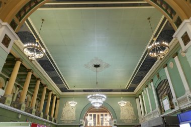 İç Kiyevskaya tren istasyonu (Kiyevsky demiryolu terminali, Kievskiy vokzal) - Moskova, Rusya'nın dokuz ana tren istasyonları biridir