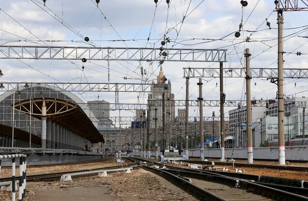 Kiyevskaya stazione ferroviaria (Kiyevsky terminal ferroviario, Kievskiy vokzal) -- è una delle nove principali stazioni ferroviarie di Mosca, Russia — Foto Stock