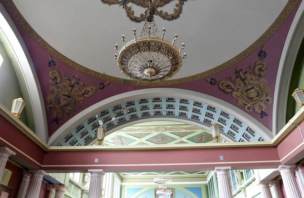 Interior estación de tren de Kiyevskaya (terminal de ferrocarril de Kiyevsky, Kievskiy vokzal) es una de las nueve principales estaciones de tren de Moscú, Rusia — Foto de Stock