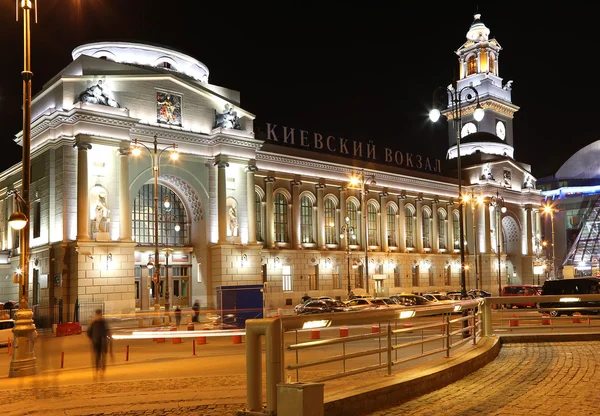 Станция Киевская загорелась ночью в Москве — стоковое фото