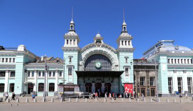 Belorussky tren istasyonu--dokuz ana tren istasyonları, Moskova, Rusya, biridir. 1870 yılında açıldı ve mevcut haliyle 1907-1912 yılında yeniden inşa edildi