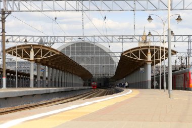 Kiyevskaya tren istasyonu (Kiyevsky demiryolu terminali, Kievskiy vokzal) - Moskova, Rusya'nın dokuz ana tren istasyonları biridir