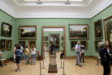 Devlet Tretyakov Galerisi, Moskova, Rusya, Rus güzel sanatlar dünyanın en önde gelen emanetçi bir sanat galerisi var. Galerinin geçmiş 1856 yılında başlar