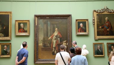 Devlet Tretyakov Galerisi, Moskova, Rusya, Rus güzel sanatlar dünyanın en önde gelen emanetçi bir sanat galerisi var. Galerinin geçmiş 1856 yılında başlar