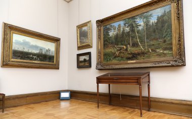 Devlet Tretyakov Galerisi, Moskova, Rusya, Rus güzel sanatlar dünyanın en önde gelen emanetçi bir sanat galerisi var. Galerinin geçmiş 1856 yılında başlar.