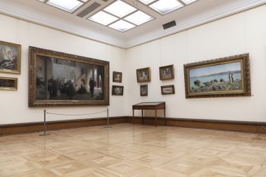 Devlet Tretyakov Galerisi, Moskova, Rusya, Rus güzel sanatlar dünyanın en önde gelen emanetçi bir sanat galerisi var. Galerinin geçmiş 1856 yılında başlar.