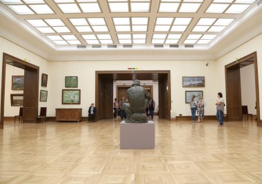 Devlet Tretyakov Galerisi, Moskova, Rusya, Rus güzel sanatlar dünyanın en önde gelen emanetçi bir sanat galerisi var. Galerinin geçmiş 1856 yılında başlar.