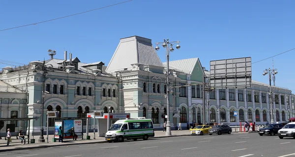 Rizhsky järnvägsstation (Rizhsky vokzal, Riga station) är en av de nio stora järnvägsstationerna i Moskva. Det byggdes 1901 — Stockfoto