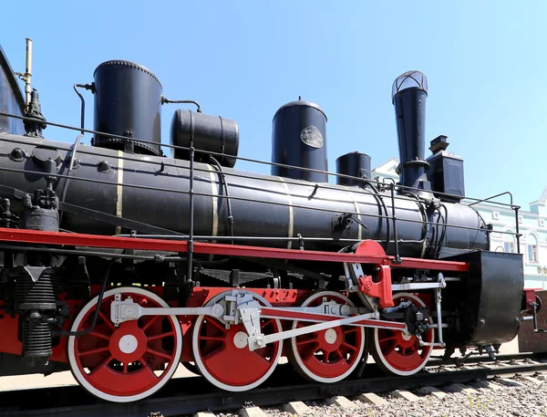 Locomotiva a vapore antica, museo di Mosca di ferrovia in Russia, stazione ferroviaria di Rizhsky (Rizhsky vokzal, stazione di Riga ) — Foto Stock
