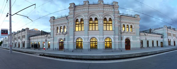 พาโนรามาของสถานีรถไฟ Rizhsky (สถานี Rizhskyzal, Riga) เป็นหนึ่งในเก้าสถานีรถไฟหลักในมอสโก, รัสเซีย มันถูกสร้างขึ้นในปี 1901 — ภาพถ่ายสต็อก