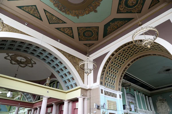 Interior Kiyevskaya estação ferroviária (Kiyevsky terminal ferroviário, Kievskiy vokzal) é uma das nove principais estações ferroviárias de Moscou, Rússia — Fotografia de Stock