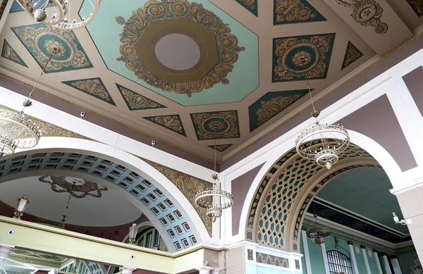 Der innere Kijewskaja-Bahnhof (Kijewskij-Bahnhof, Kijewskij Woksal) ist einer der neun Hauptbahnhöfe von Moskau, Russland — Stockfoto