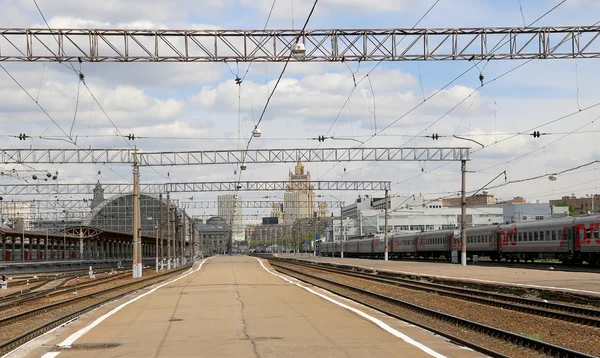 Kiyevskaya stazione ferroviaria (Kiyevsky terminal ferroviario, Kievskiy vokzal) -- è una delle nove principali stazioni ferroviarie di Mosca, Russia — Foto Stock