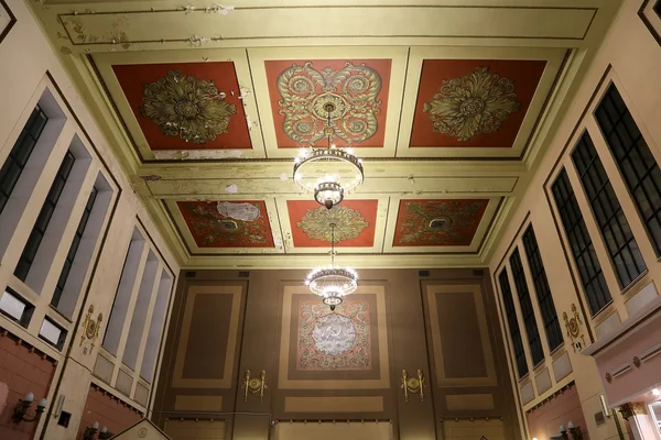 Interior Kiyevskaya estação ferroviária (Kiyevsky terminal ferroviário, Kievskiy vokzal) é uma das nove principais estações ferroviárias de Moscou, Rússia — Fotografia de Stock