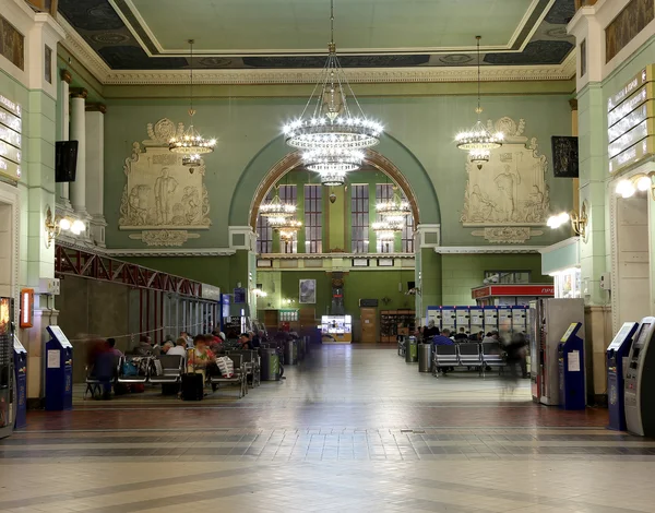 Interior Kiyevskaya estação ferroviária (Kiyevsky terminal ferroviário, Kievskiy vokzal) é uma das nove principais estações ferroviárias de Moscou, Rússia — Fotografia de Stock