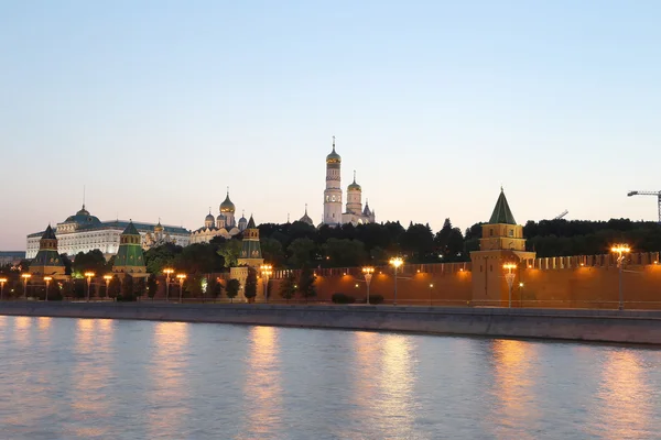 Vista nocturna del Kremlin, Moscú, Rusia- la vista más popular de Moscú —  Fotos de Stock