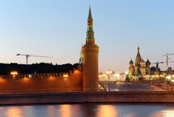 Vista nocturna del Kremlin, Moscú, Rusia- la vista más popular de Moscú — Foto de Stock