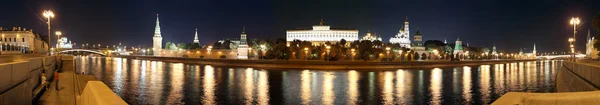 Vista panorámica nocturna del Kremlin, Moscú, Rusia- la vista más popular de Moscú —  Fotos de Stock