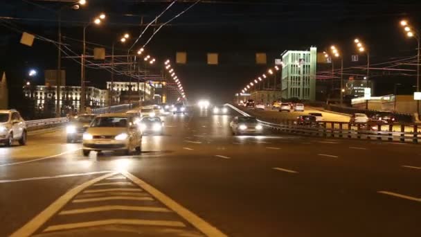 Trafik otoyol (gece) büyük şehir, Moskova, Rusya — Stok video