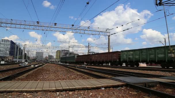 Zug auf Moskauer Personenbahnsteig (Sawelowski-Bahnhof) ist einer der neun wichtigsten Bahnhöfe in Moskau, Russland — Stockvideo