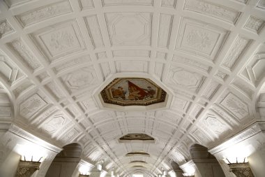 Belorusskaya (Koltsevaya hat), Rusya'nın Moskova metro istasyonu. 30.01.1952 içinde açıldığı