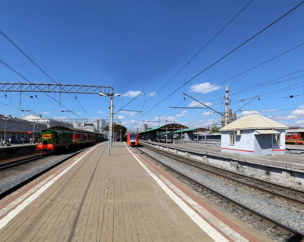 Kursky Railway Terminal (noto anche come Moscow Kurskaya Railway) è uno dei nove terminal ferroviari di Mosca, Russia (Panorama ) — Foto Stock
