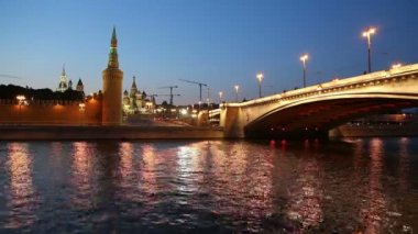 Moskova Nehri ve Kremlin (gece), Moskova, Rusya Federasyonu