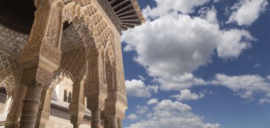 Kemer içinde İslami tarz içinde Alhambra, Granada, İspanya