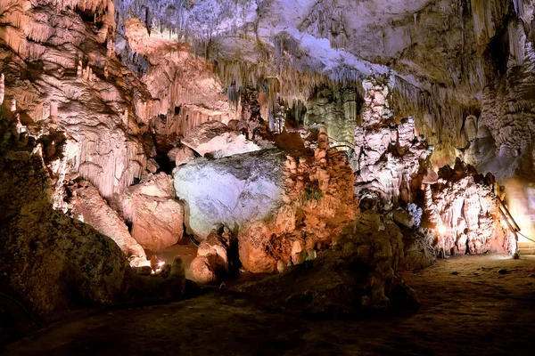 Natural Cave i Andalusien, Spanien - Stock-foto