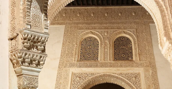 Szczegóły tilework islamskiej w pałacu Alhambra, Granada, Hiszpania — Zdjęcie stockowe