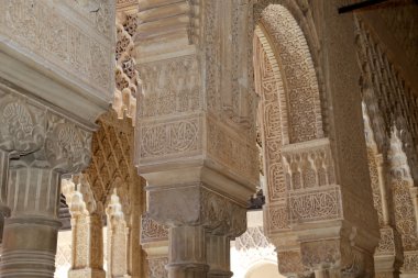 Kemer içinde İslami tarz içinde Alhambra, Granada, İspanya