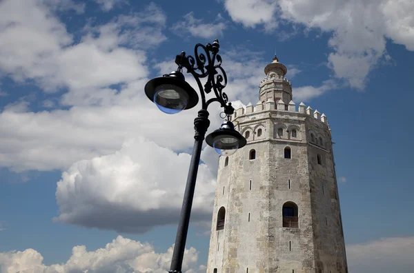 Torre del Oro of gouden toren in Sevilla, Andalusie, Zuid Spanje — Stockfoto