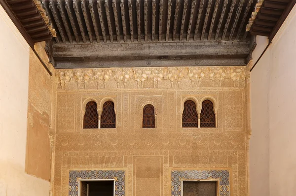 Palazzo dell'Alhambra a Granada, Andalusia, Spagna — Foto Stock