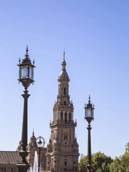 Gebouwen op de beroemde Plaza de Espana. Sevilla, Andalusië, Spanje. — Stockfoto