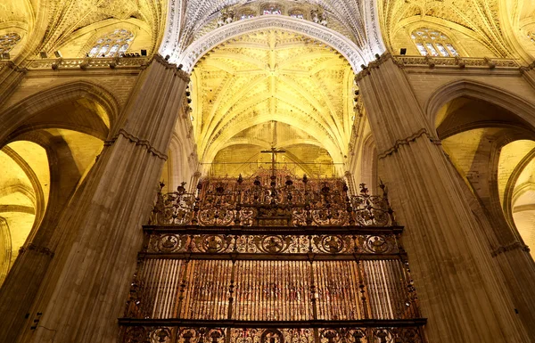 Catedral Interior de Sevilha - Catedral de Santa Maria da Sé, Andaluzia, Espanha — Fotografia de Stock