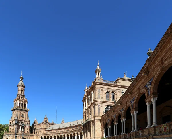 Famosa Plaza de Espana- Praça espanhola em Sevilha, Andaluzia, Espanha. Velho marco — Fotografia de Stock