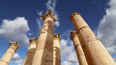 Ürdün'ün başkenti jerash'ta roma sütunları, Ürdün'ün başkenti ve en büyük şehri Jerash Valiliği