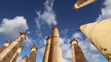 Ürdün'ün başkenti jerash'ta roma sütunları, Ürdün'ün başkenti ve en büyük şehri Jerash Valiliği