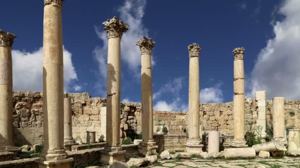 Римские руины в иорданском городе Джераш (Гераса Античности), столице и крупнейшем городе Джераш губернии, Иордании — стоковое видео