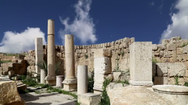 Ruínas romanas na cidade jordaniana de Jerash (Gerasa da Antiguidade), capital e maior cidade de Jerash Governorate, Jordânia — Vídeo de Stock